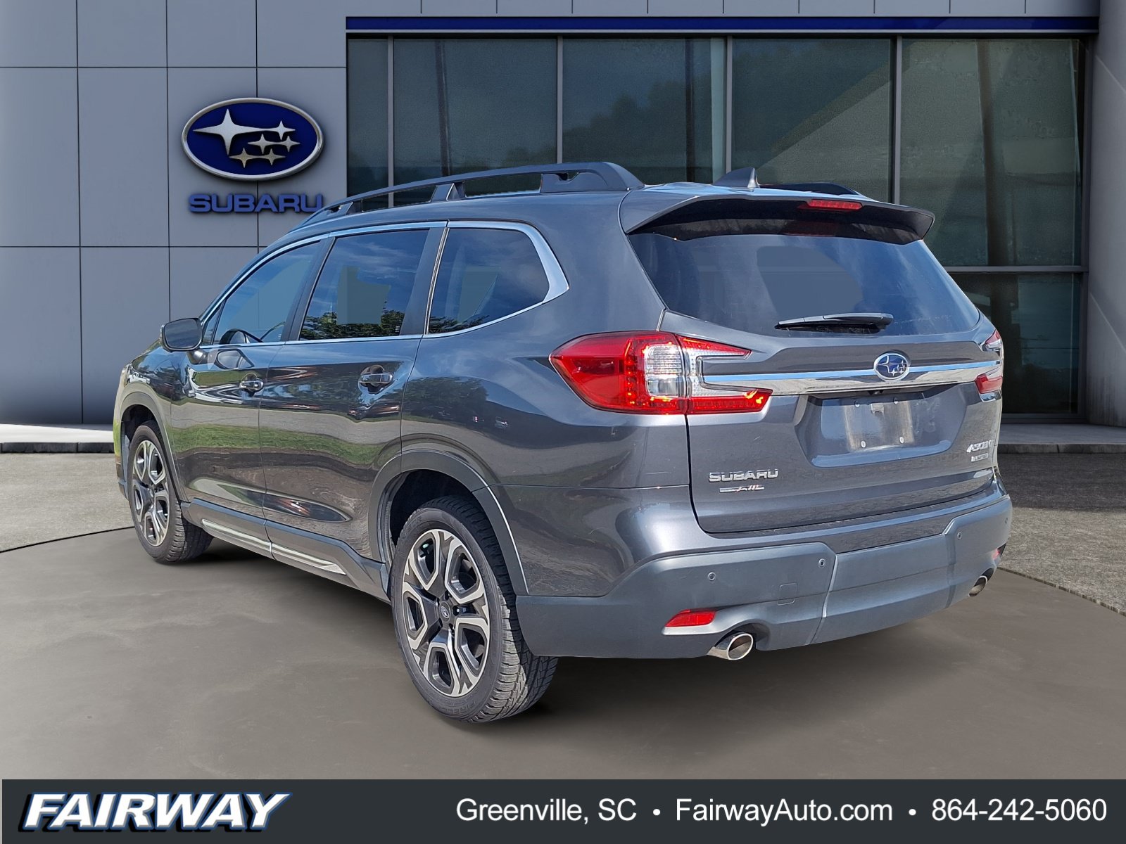 Used 2023 Subaru Ascent Limited w/ Technology Package AWD/4WD image 3