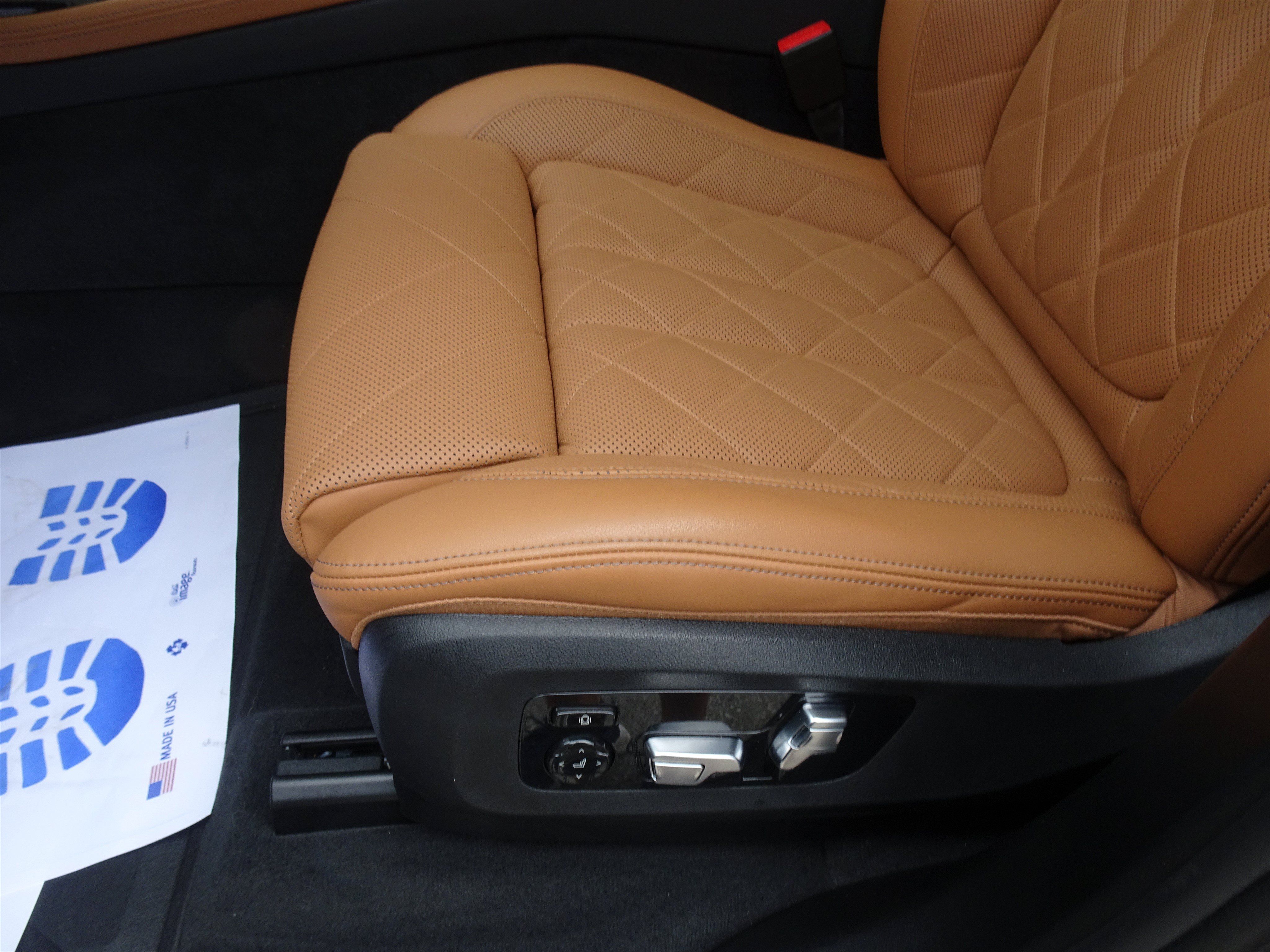 Used 2025 BMW X7 xDrive40i w/ M Sport Package AWD/4WD image 9
