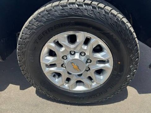 Used 2023 Chevrolet Silverado 2500 LTZ w/ Gooseneck/5TH Wheel Package AWD/4WD image 38