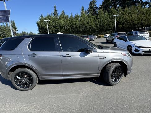Used 2023 Land Rover Discovery Sport SE R-Dynamic image 5