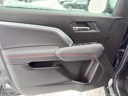 Used 2024 Chevrolet Colorado Z71 w/ Z71 Convenience Package 2 image 13