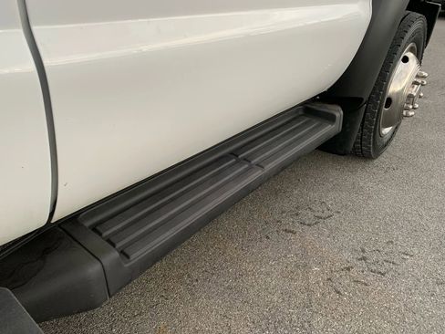 Used 2011 Ford F550 4x4 Regular Cab Super Duty w/ Payload Upgrade Pkg image 22