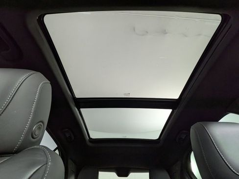 Certified 2022 Cadillac XT4 Premium Luxury w/ Enhanced Visibility Package image 7