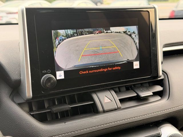 Used 2023 Toyota RAV4 XLE FWD image 30