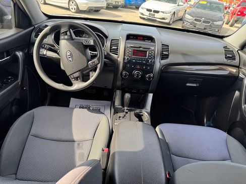 Used 2013 Kia Sorento LX image 21
