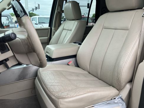 Used 2014 Ford Expedition Limited w/ Equipment Group 301A AWD/4WD image 29