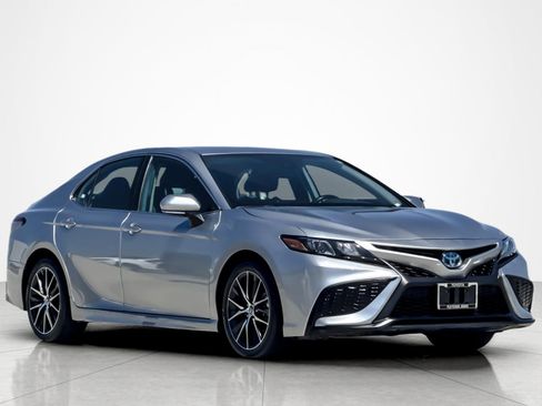 Certified 2024 Toyota Camry SE w/ Cold Weather Package FWD image 7