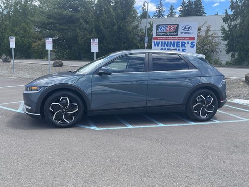 Certified 2024 Hyundai Ioniq 5 SE RWD image 2