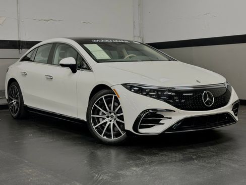 Certified 2023 Mercedes-Benz EQS 580 4MATIC Sedan image 2