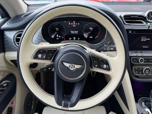 Used 2021 Bentley Bentayga w/ First Edition Specification image 15