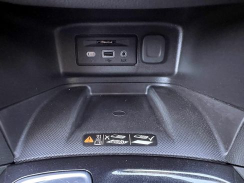 Used 2023 Chevrolet Equinox Premier AWD/4WD image 24