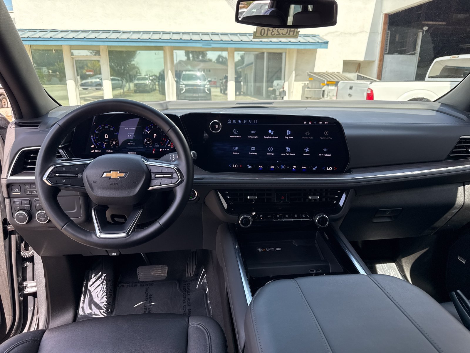 Used 2026 Chevrolet Suburban LT w/ Comfort Package AWD/4WD image 12