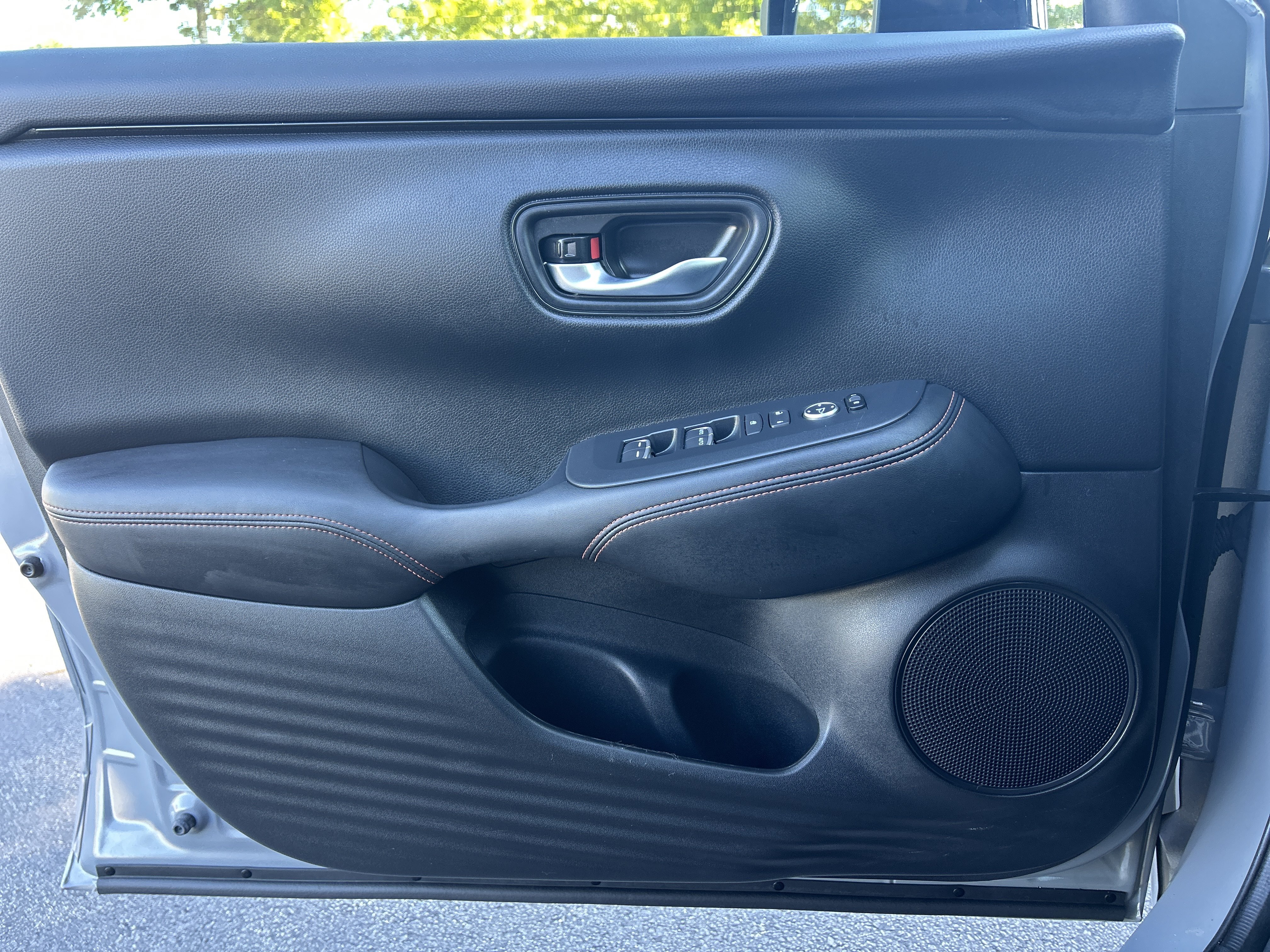 Certified 2025 Honda HR-V Sport image 22