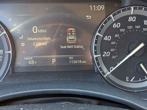 Used 2020 Toyota Highlander XLE image 17