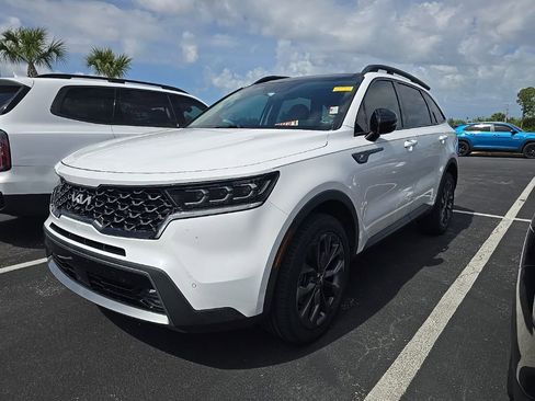 Certified 2022 Kia Sorento SX Prestige w/ Rust Color Package AWD/4WD image 3