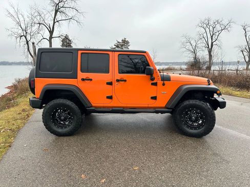 Used 2012 Jeep Wrangler Unlimited Sport image 4