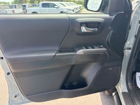 Used 2021 Toyota Tacoma TRD Pro AWD/4WD image 11