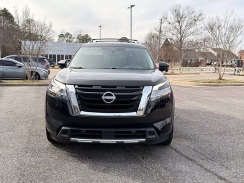 Used 2024 Nissan Pathfinder Platinum w/ Cargo Package image 8