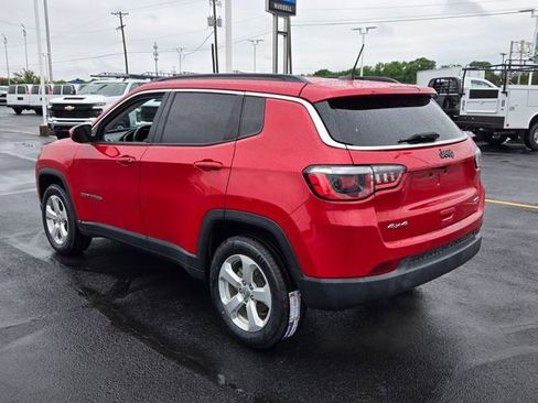 Used 2018 Jeep Compass Latitude w/ Popular Equipment Group AWD/4WD image 5