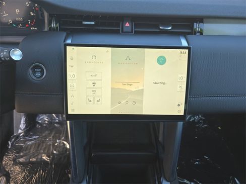 Certified 2025 Land Rover Discovery Sport Dynamic SE image 20