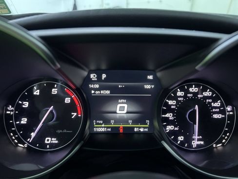 Used 2018 Alfa Romeo Giulia Ti w/ Quick Order Package 22Z Lusso RWD image 3