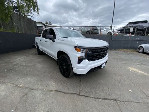 Used 2023 Chevrolet Silverado 1500 Custom AWD/4WD image 8