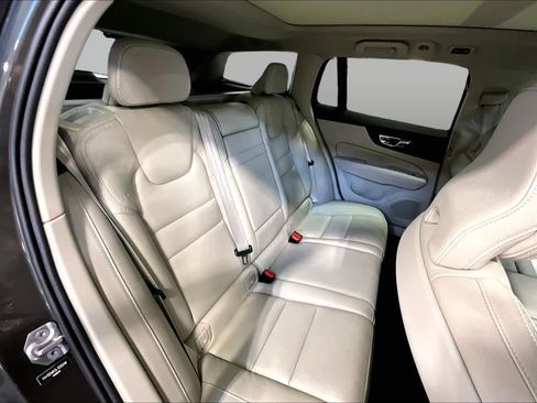 Used 2020 Volvo V60 T5 Cross Country AWD/4WD image 19