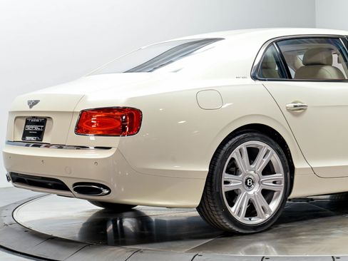 Used 2016 Bentley Flying Spur W12 AWD/4WD image 18