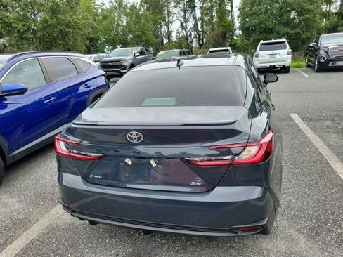 Used 2025 Toyota Camry SE FWD image 5