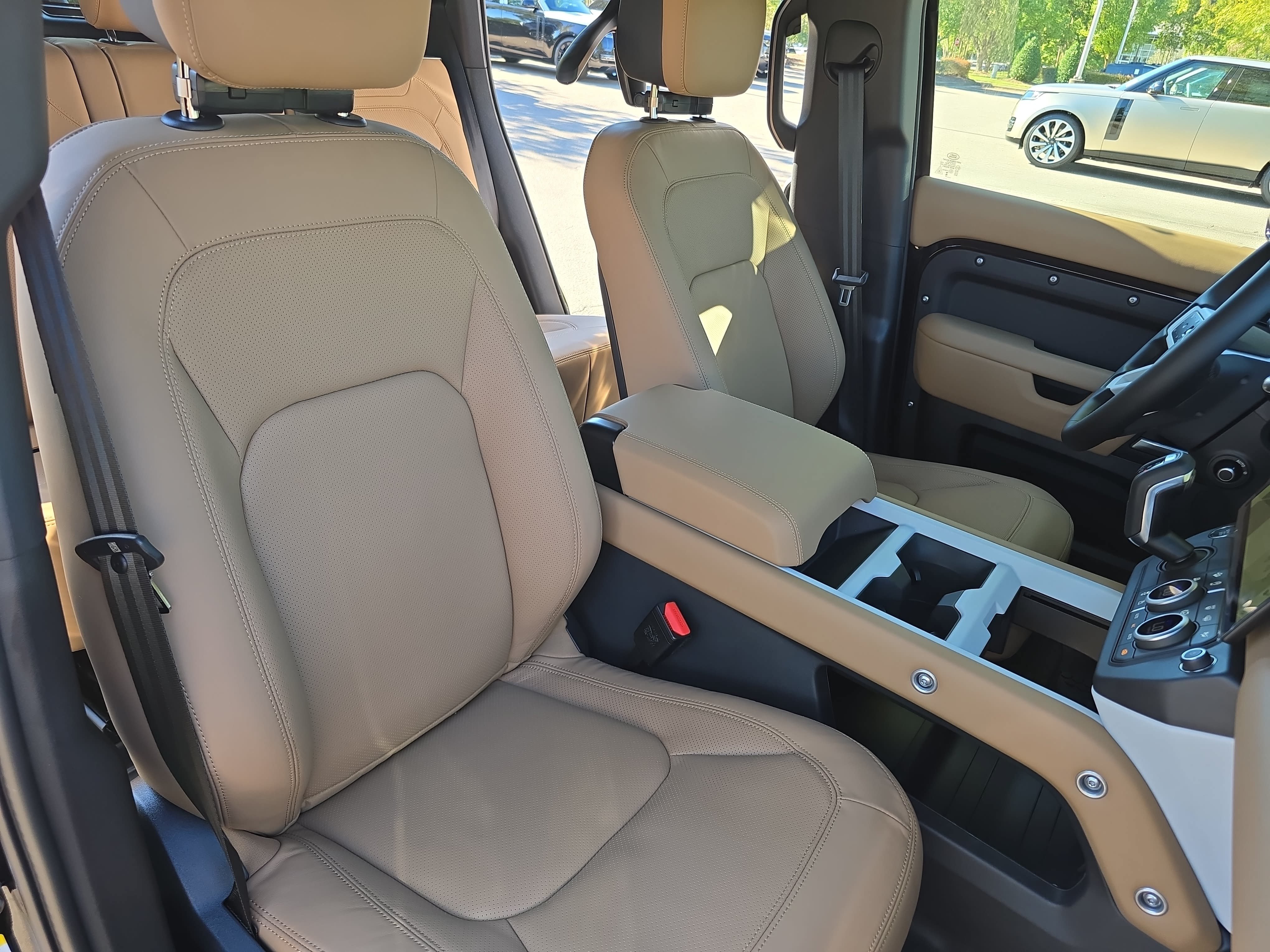New 2026 Land Rover Defender 110 X-Dynamic SE AWD/4WD image 10