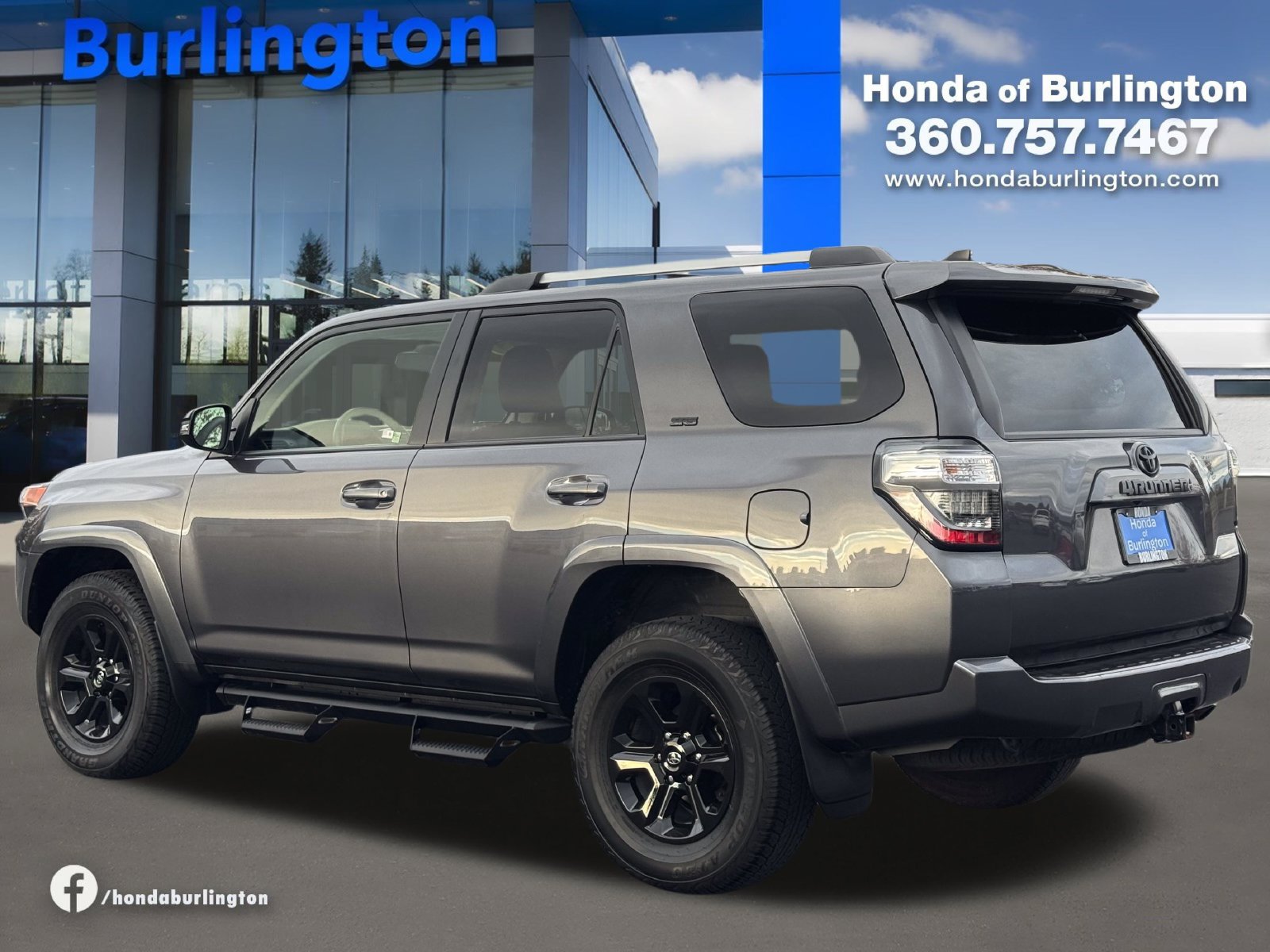 Used 2022 Toyota 4Runner SR5 Premium w/ Moonroof Package AWD/4WD image 4