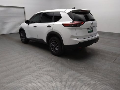 Used 2024 Nissan Rogue S FWD image 5