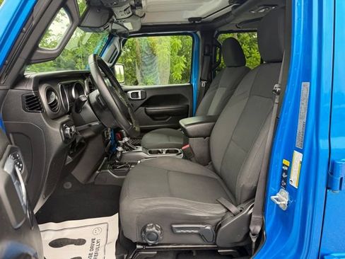 Used 2022 Jeep Wrangler Unlimited Sport AWD/4WD image 11