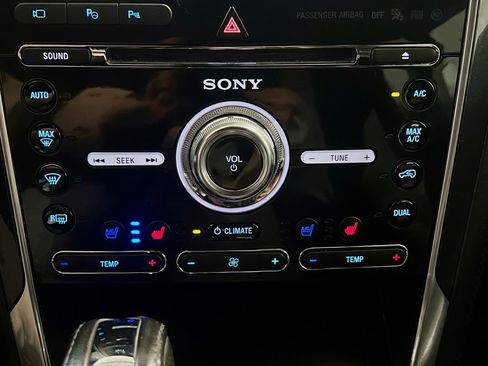 Used 2018 Ford Explorer Platinum AWD/4WD image 12