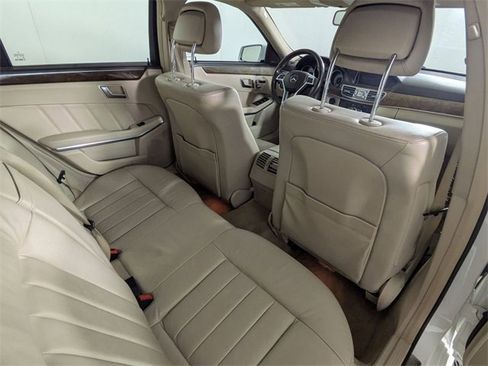 Used 2014 Mercedes-Benz E 350 4MATIC Wagon image 28