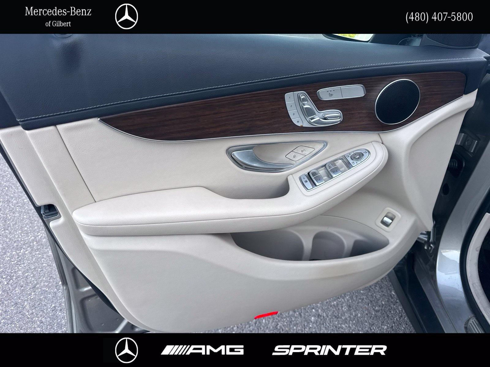 Used 2022 Mercedes-Benz GLC 300 w/ Premium Package Lite image 10