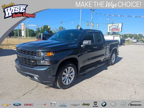 Used 2019 Chevrolet Silverado 1500 Custom w/ Custom Value Package AWD/4WD image 7