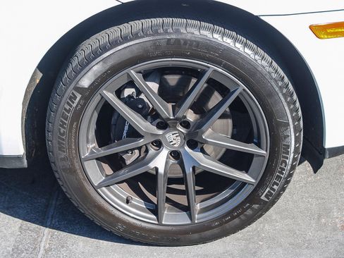 Used 2023 Porsche Macan Turbo AWD/4WD image 11