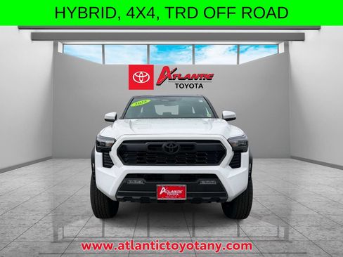 Used 2025 Toyota Tacoma TRD Off-Road AWD/4WD image 2
