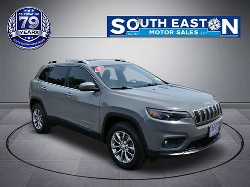 Used 2019 Jeep Cherokee Latitude Plus w/ Cold Weather Group AWD/4WD image 2