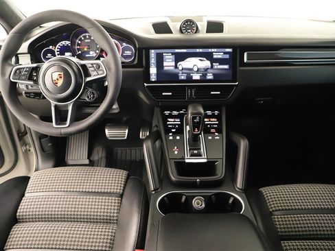 Used 2021 Porsche Cayenne GTS image 18