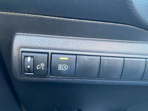 Used 2025 Toyota Corolla LE image 19