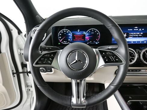 Used 2026 Mercedes-Benz GLA 250 image 2