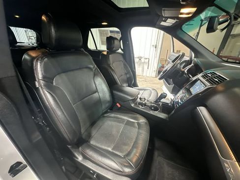 Used 2016 Ford Explorer Sport AWD/4WD image 32