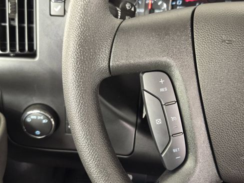 New 2026 Chevrolet Express 2500 w/ Communications Package RWD image 29