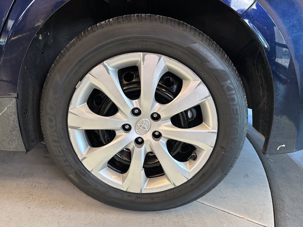 Used 2022 Toyota Corolla LE FWD image 24