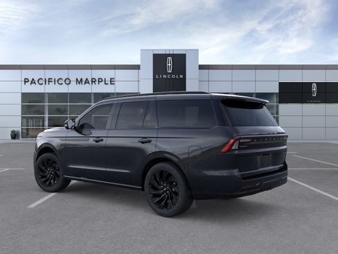 New 2026 Lincoln Navigator Reserve w/ Jet Appearance Package AWD/4WD image 4