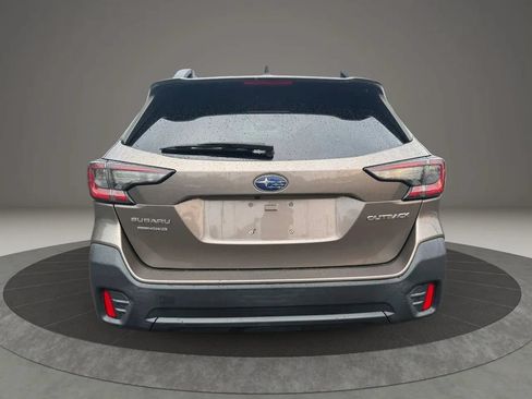 Used 2022 Subaru Outback Premium AWD/4WD image 6