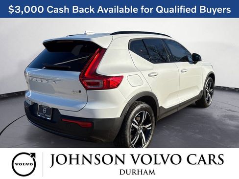 New 2026 Volvo XC40 B5 Core w/ Climate Package image 3