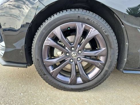 Used 2021 Toyota Sienna XSE FWD image 23